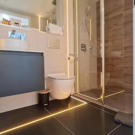 شقة #6 Tgha Luxury Two Bedroom In آثلون